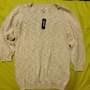 Three quarter sleeve sweater.